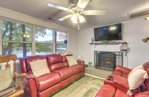 Delta House | Lakefront Delta Cottage w/Views, Canoe & Dock!