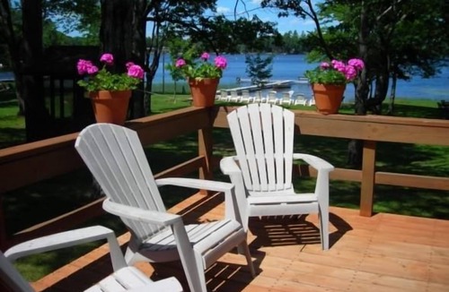 Rhinelander Cabin | LAKEFRONT ~DIRECTLY on LkThompson Rhinlander OPEN JULY 10-17 Swim Boat Fish& Fun