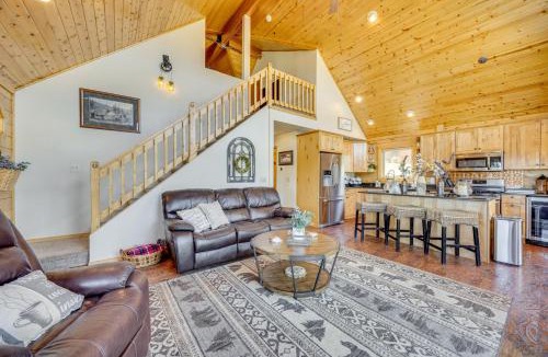 Spring Valley House | Lakefront Divide Cabin w/Game Room!