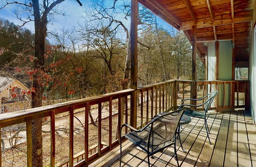 Eureka Springs Cottage | Lakefront dog-friendly home near Eureka Springs with deck, lake views, fireplace