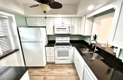 Sebring Condo | Lakefront Downtown Sebring Condo – Minutes to Raceway + Walk to the Circle