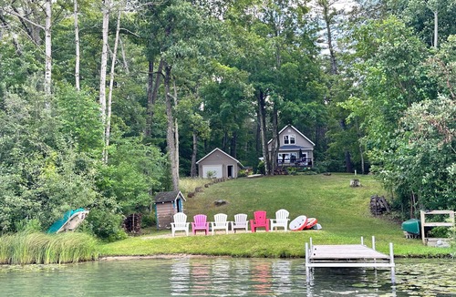 Newaygo Cottage | Lakefront Emerald Cove Cottage-3 bd, 2 ba -Sleeps 10