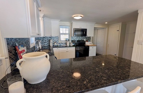 Fox Lake House | Lakefront Escape - Breathtaking Views in Fox Lake