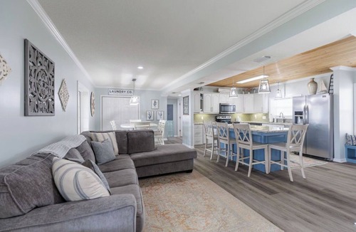 Lake Park House | Lakefront Escape Large Dock, Swings, Screened Porch and Stunning Sunset Views