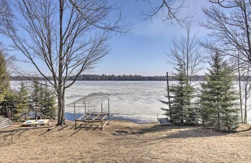 Park Falls House | Lakefront Escape w/Fishing Pier & Snowmobiling!