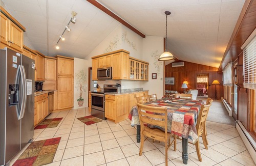 Swanton House | Lakefront Gem Near Deep Creek State Park