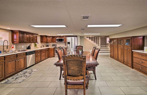 Lake Hamilton House | Lakefront Gem w/Docks on Central Ave