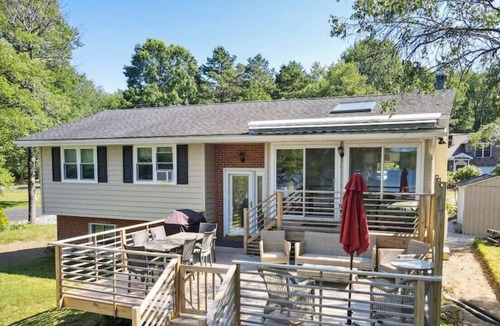 Jim Thorpe House | Lakefront Getaway 4 Bedrooms 2 Baths