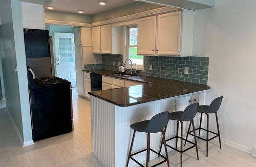 Lowell House | Lakefront Getaway on Murray Lake - Swim, Fish, Float, & Relax