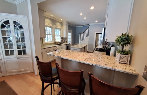 Perry House | Lakefront getaway perfect for 2-3 families traveling together sleeps17+ guests