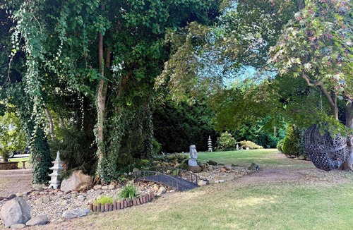 West Islip Apartment | Lakefront GetawaY & Romantic NightS + BeacheS NeaR