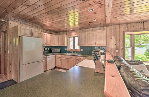 Gloversville House | Lakefront Gloversville Home w/Beach + Dock!