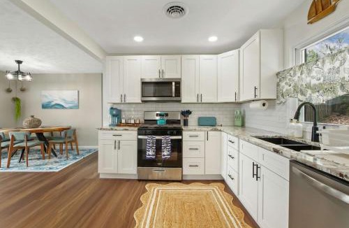 Portage Lakes House | Lakefront - Grill - Bunk Beds - Sleeps 6