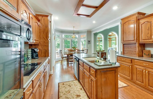 Reed Creek House | Lakefront Hartwell Retreat w/Gas Grill & Deck!