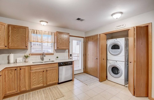 Lake Delton Condo | Lakefront Haven - Families, Golfers, Girl's Trips