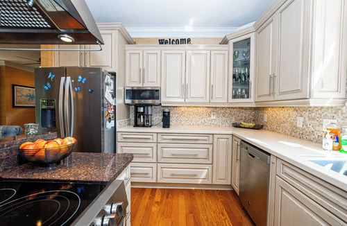 Lexington House | Lakefront Heaven! Pool, Cabana, Big yard & porches, kayak, In Lex! Boat Option!