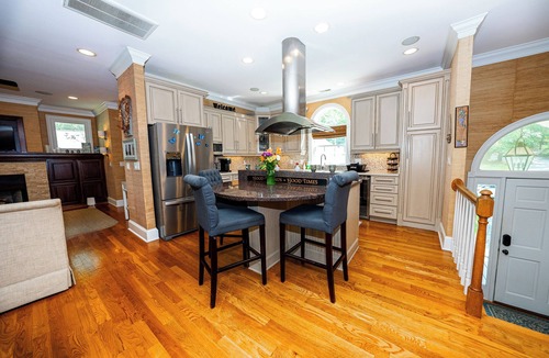 Lexington House | Lakefront Heaven! Pool, Cabana, Big yard & porches, kayak, In Lex! Boat Option!