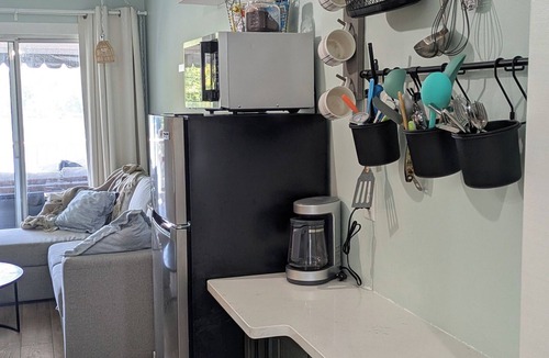North Shore Condo | Lakefront Hideaway - Lake Views with Pool & Kayaks for Use