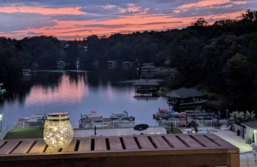 North Shore Condo | Lakefront Hideaway - Lake Views with Pool & Kayaks for Use