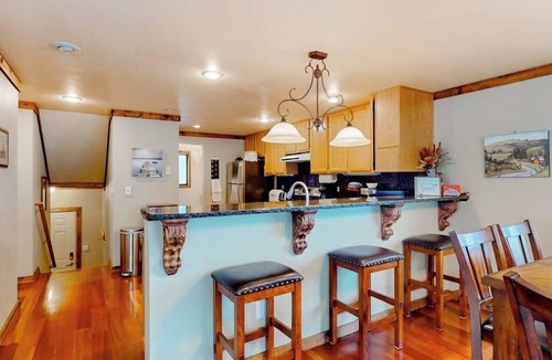 Bonner County Cabin | Lakefront hideaway with games, grill, smart TVs, mountain views, & AC