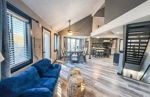 Osage Beach House | Lakefront Home-3BD/2.5BA/Dock/Grill/Firepit/Pool