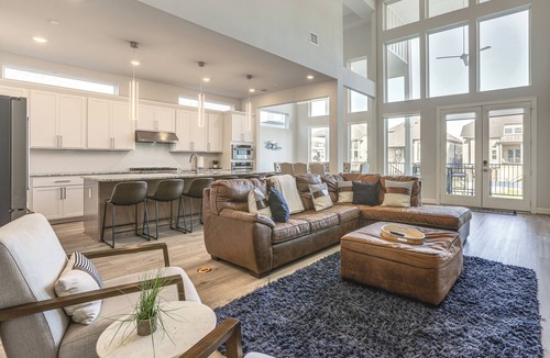 French Quarter Cottage | Lakefront Home on Lake Conroe w/Boat Dock & Views