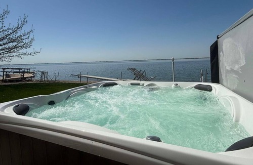 Estelline House | Lakefront home perfect for families, friends, and couples looking for a peaceful getaway. Sleeps 10