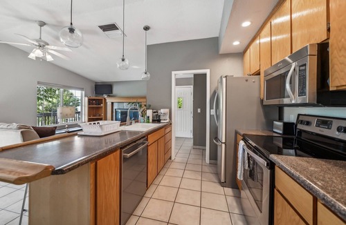 Clearlake Park House | Lakefront Home | Private Boat Ramp, Clear Lake