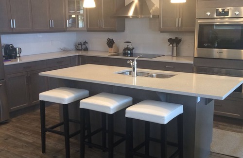 Osoyoos Cottage | Lakefront Home - Private beach in Osoyoos Cottages