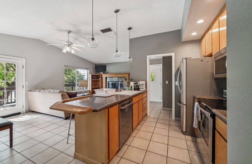 Clearlake Park House | Lakefront Home Private Boat Ramp, Clear Lake