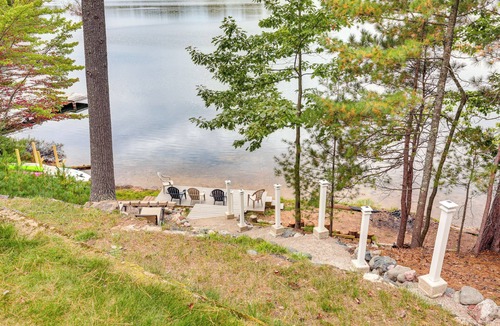 Eagle River Cottage | Lakefront Home w/Fire Pit in Eagle River