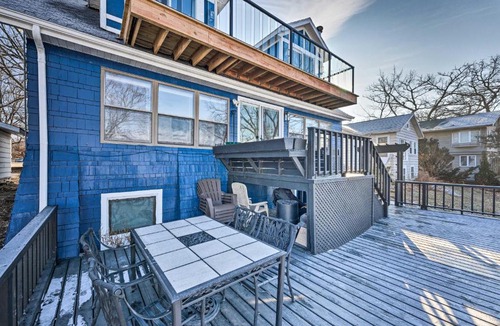 Lake Koshkonong House | Lakefront Home w/Gorgeous Sunsets, Kayaks, & Pier