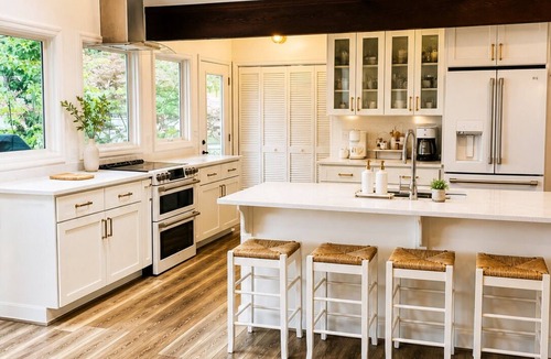 Bracey House | Lakefront Home w/Private Dock, Hot Tub, Firepit, Kayaks, Pet Friendly, Sleeps 8