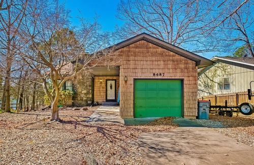 Beaver Shores House | Lakefront home with a game room, washer/dryer, central AC & firepit
