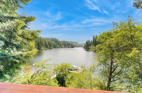 Florence House | Lakefront home with loft, two decks with amazing views, kayaks & dock access