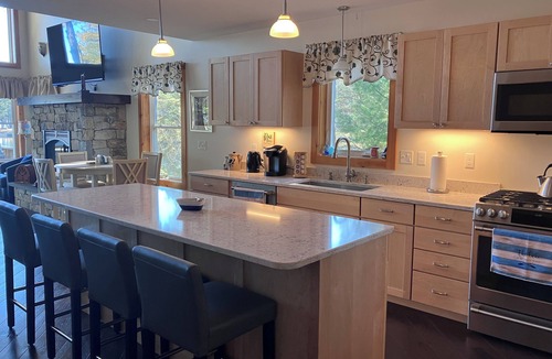 Freedom House | Lakefront home with private dock on Lake Ossipee in Freedom, NH sleeps up to 10