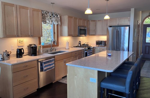 Freedom House | Lakefront home with private dock on Lake Ossipee in Freedom, NH sleeps up to 10