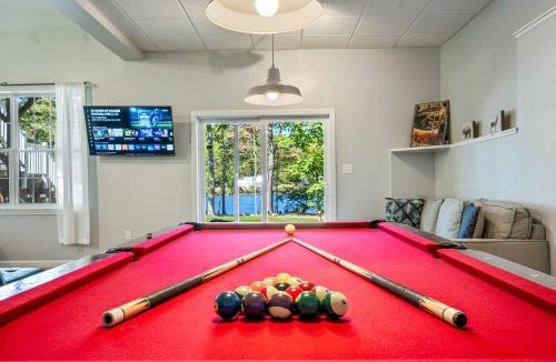 Lebanon House | Lakefront Home with Private Beach Access & Hot Tub
