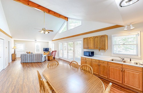 Prosperity House | Lakefront Home with Central AC, WiFi, Lake Views, & Private Washer/Dryer
