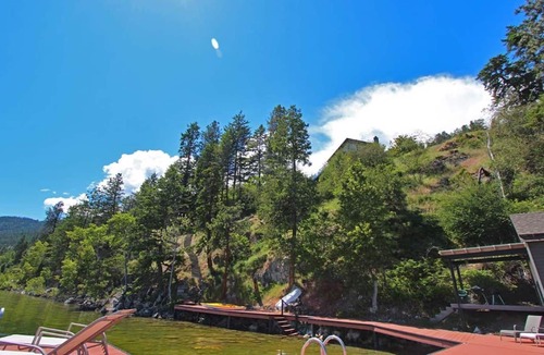 Central Okanagan House | Lakefront House, Private Luxury Dock & Boat Lift