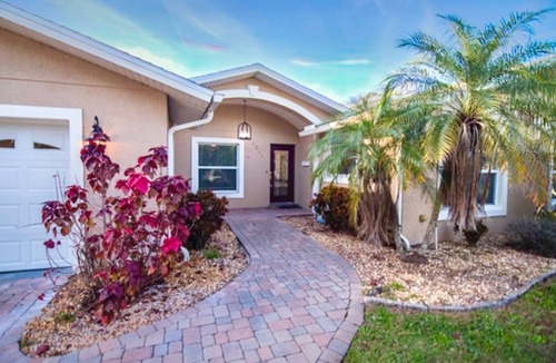 Dover Shores West House | Lakefront House w/Pool near Downtown Orlando. Spacious 4-Bedroom 3 Full Bath