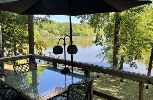 Anderson Cottage | LAKEFRONT HOUSE with Dock, Canoe, FirePit, Hammock and Golf Nearby - PetFriendly
