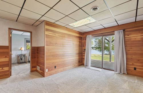 Onsted House | Lakefront Irish Hills Home ~ Sleeps 11 ~ Sandy Beach ~ Near MIS Speedway