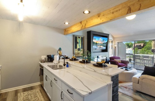 Osage Beach Condo | Lakefront - King Bed - Views - 3 Pools - 2BR/2BA