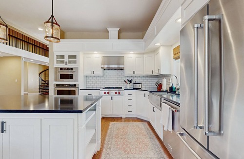 Centralia House | Lakefront living, steps to the water, fishing and kayaks, walk to outlet shops