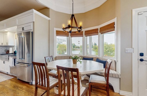 Centralia House | Lakefront living, steps to the water, fishing and kayaks, walk to outlet shops