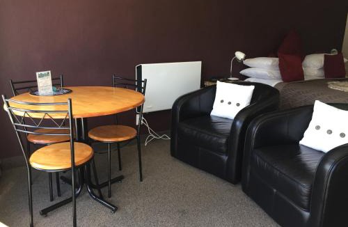 Te Anau Hotel | Lakefront Lodge