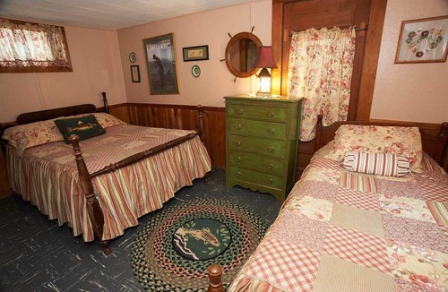 Holderness Cabin | Lakefront Lodge on Squam Lake