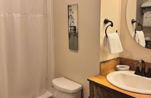 McHenry Hotel | LakeFront Lodge