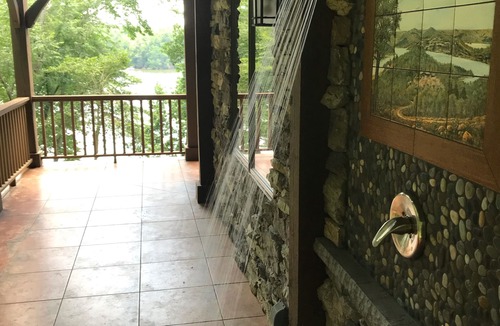 Marion Cabin | Lakefront Log Luxury - 4400 sqr ft w/private dock